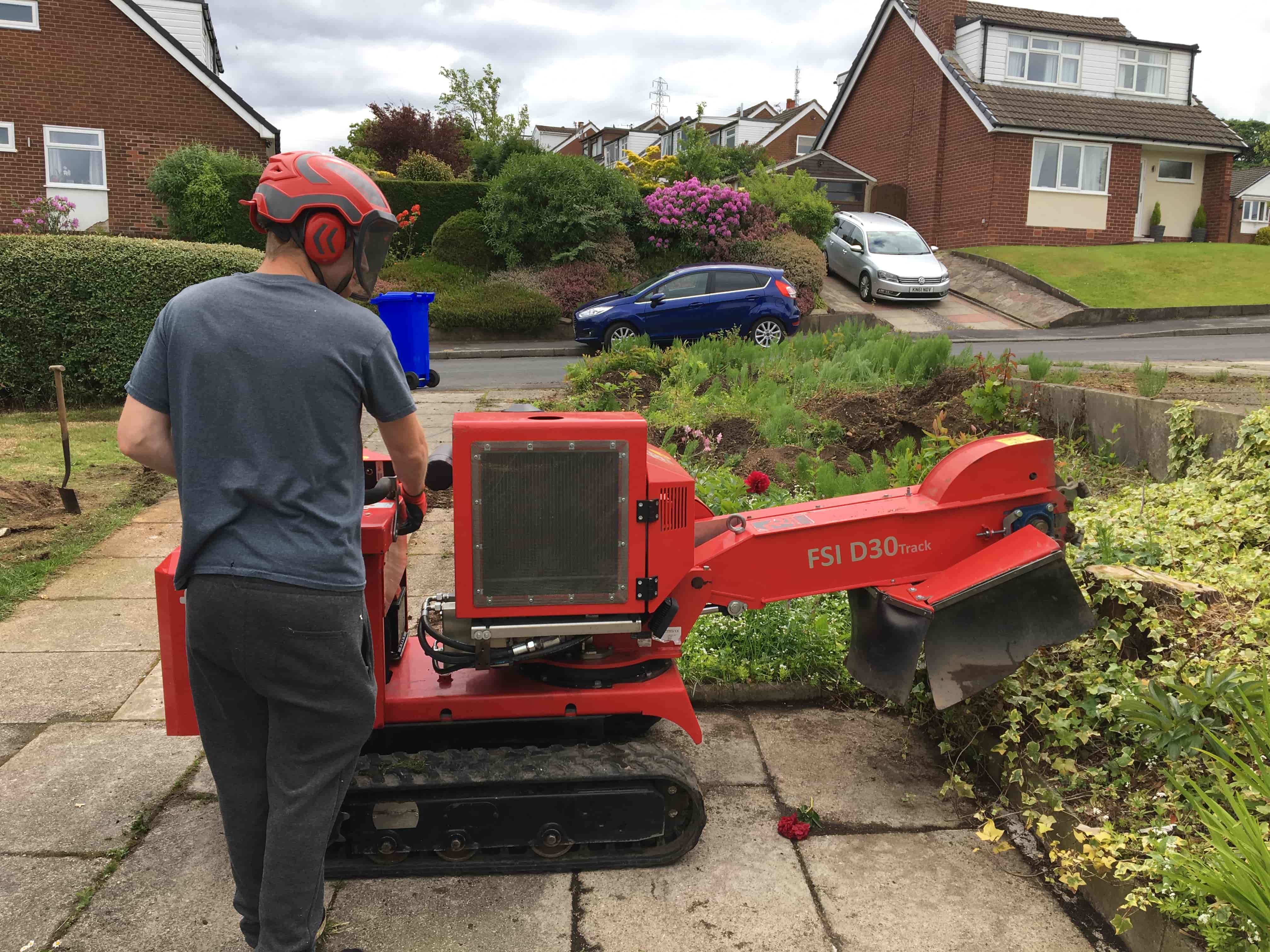 How Do Stump Grinders Work? - Rock Tree Surgeons